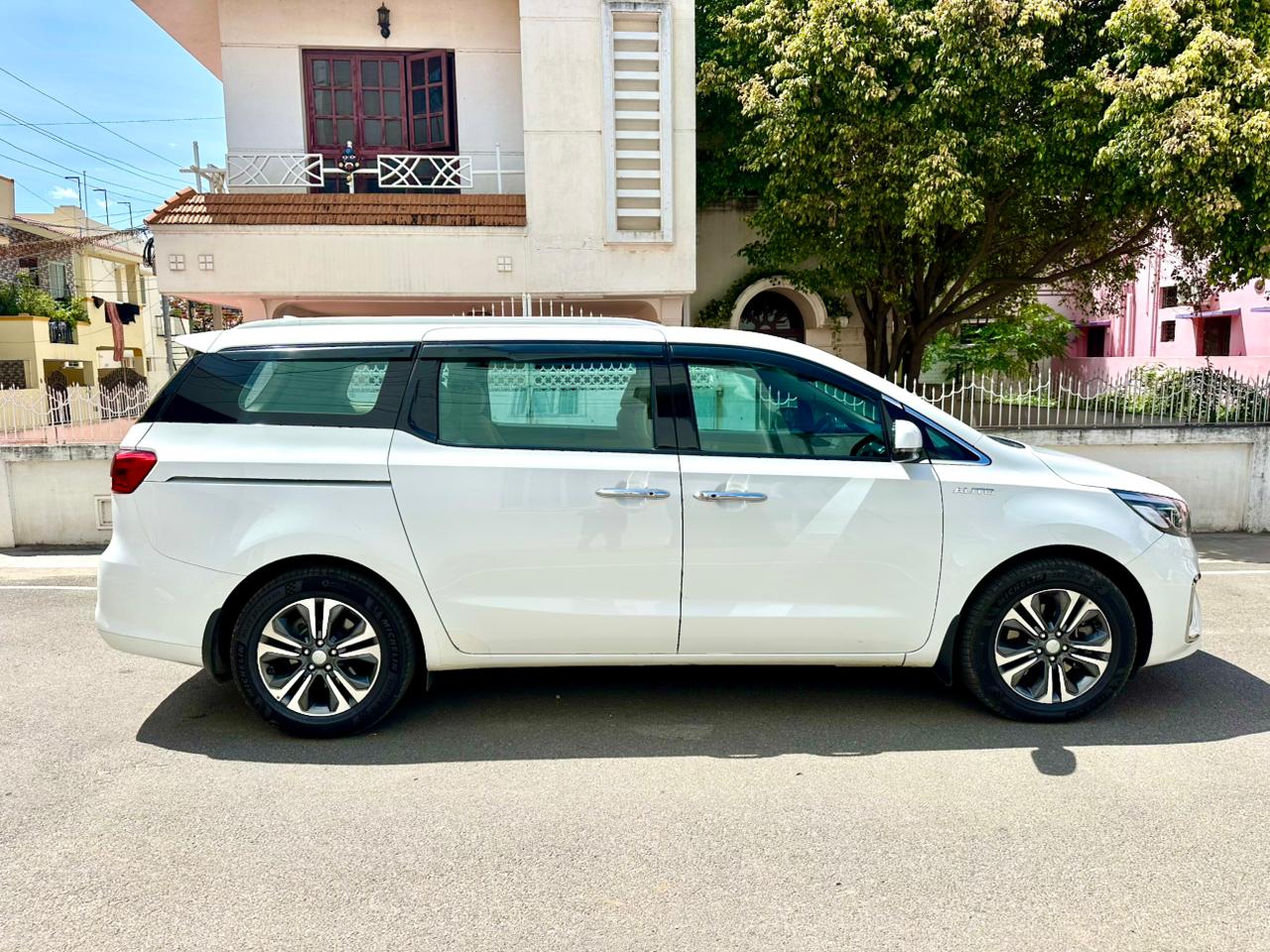 Kia Carnivel - Image 9